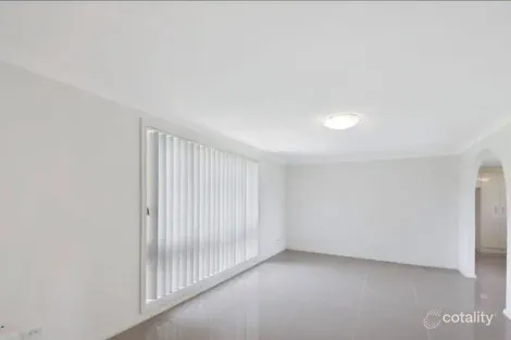 Property photo of 9 Greengate Road St Helens Park NSW 2560