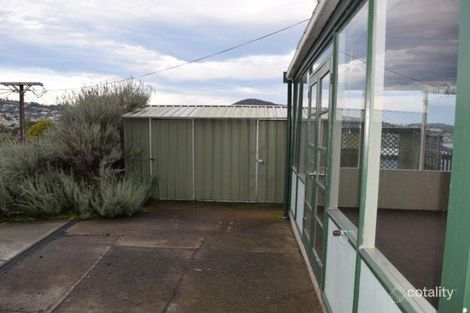 Property photo of 2/6 Tianna Road Lindisfarne TAS 7015