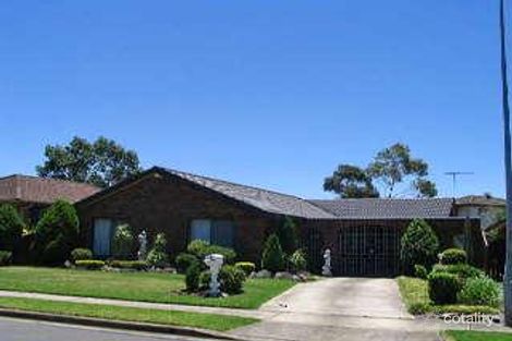 Property photo of 31 Swinborne Crescent Wetherill Park NSW 2164