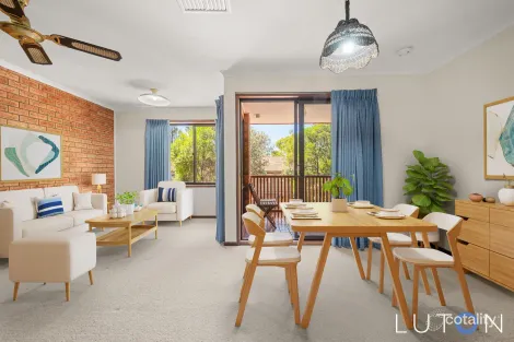 Property photo of 17 Rowe Place Phillip ACT 2606