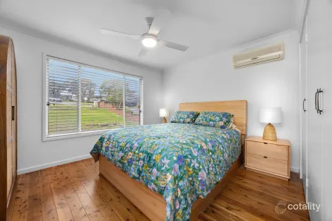 Property photo of 19 Tanunda Close Holmesville NSW 2286