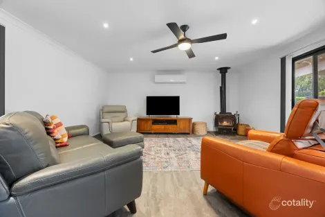 Property photo of 19 Tanunda Close Holmesville NSW 2286