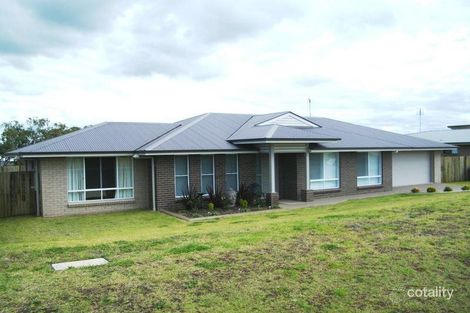 4 Kurrawa Cres, Glenvale, QLD 4350