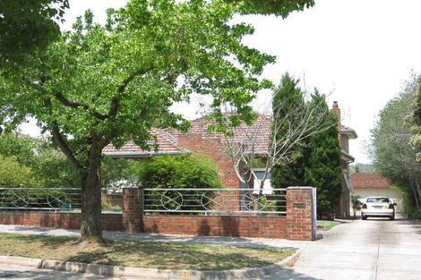 Property photo of 26 Rangeview Grove Balwyn North VIC 3104