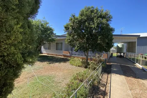 Property photo of 7 Fifth Avenue North Narromine NSW 2821