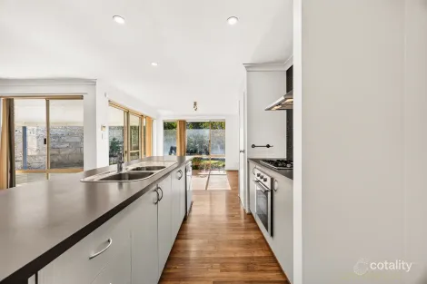 Property photo of 32 Ranunculus Court Beeliar WA 6164