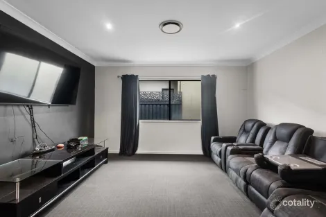 Property photo of 4 Benetti Crescent Hope Island QLD 4212