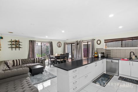 Property photo of 27 Obrien Parade Pakenham VIC 3810