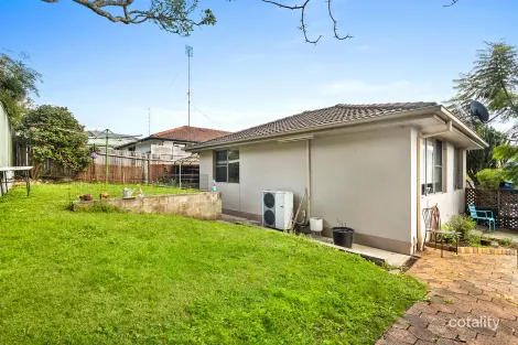Property photo of 13 Swain Crescent Dapto NSW 2530