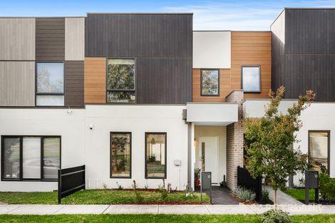Property photo of 11 Thompson Crescent Chirnside Park VIC 3116