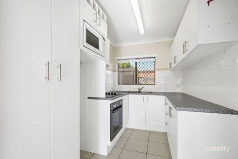 Property photo of 2/1 Rosalind Avenue Paradise Point QLD 4216