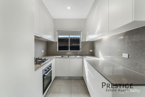 Property photo of 10 Seppelt Place Edensor Park NSW 2176
