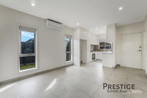 Property photo of 10 Seppelt Place Edensor Park NSW 2176