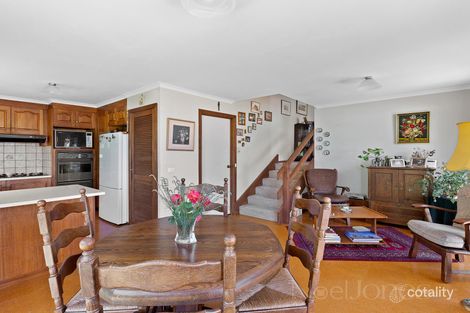 Property photo of 34 Autumn Grove Mooroolbark VIC 3138