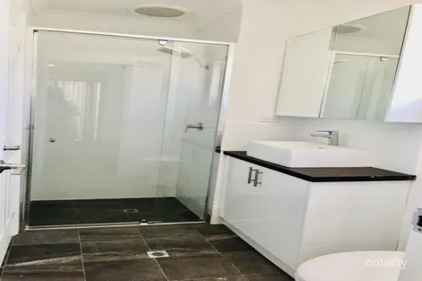 Property photo of 2 Tonbridge Way Thornlie WA 6108