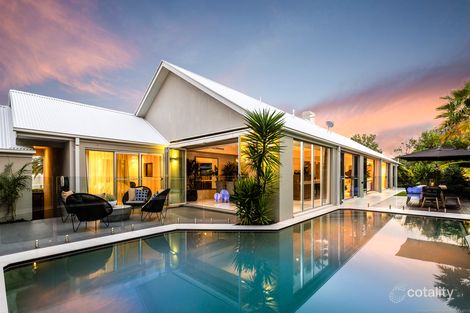 Property photo of 5802 Clearwater Crescent Hope Island QLD 4212