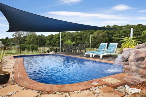 Property photo of 27 Forsyth Place Mooloolah Valley QLD 4553