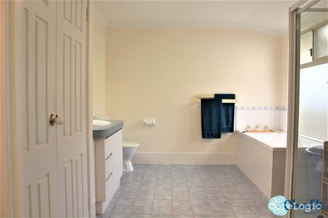 Property photo of 4 Canterbury Mews Port Kennedy WA 6172