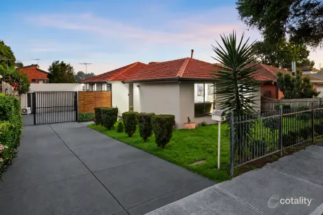 Property photo of 34 Thompson Circuit Mill Park VIC 3082