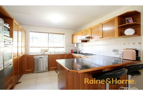 Property photo of 17 Lisburn Way Berwick VIC 3806