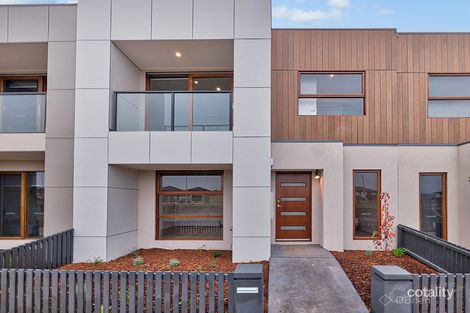 Property photo of 33 Faolan Way Cranbourne West VIC 3977