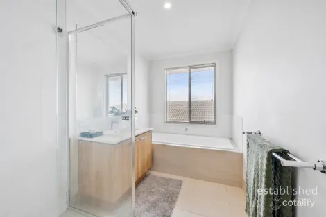 Property photo of 12 Bluewater Drive Point Cook VIC 3030