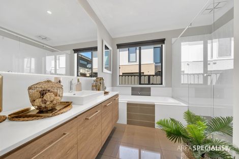 Property photo of 3 Calibre Circuit Clyde North VIC 3978