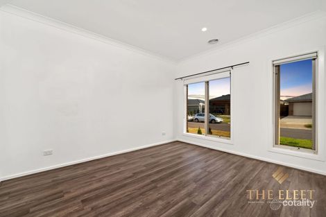 Property photo of 7 Combine Drive Truganina VIC 3029