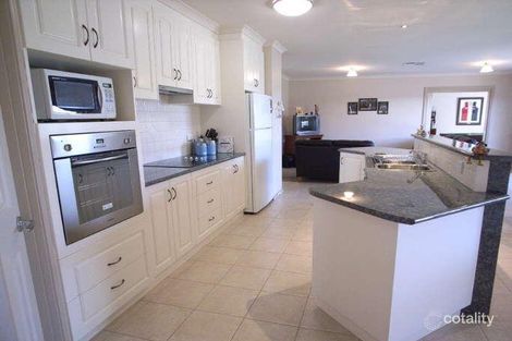 Property photo of 26 Nillahcootie Crescent Kialla VIC 3631