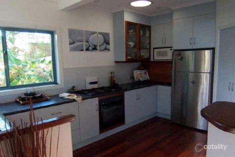 Property photo of 2 Hakea Crescent Suffolk Park NSW 2481