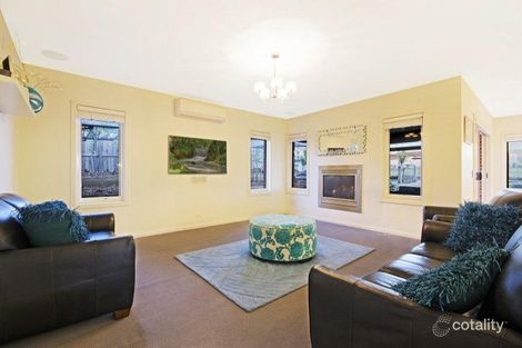 Property photo of 8 Hayes Court Highton VIC 3216