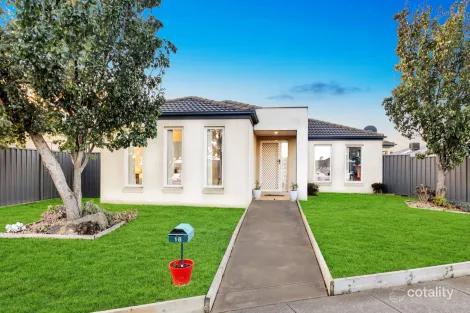 Property photo of 18 Carisbrook Circuit Truganina VIC 3029