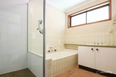 Property photo of 2 Hardie Court Wodonga VIC 3690