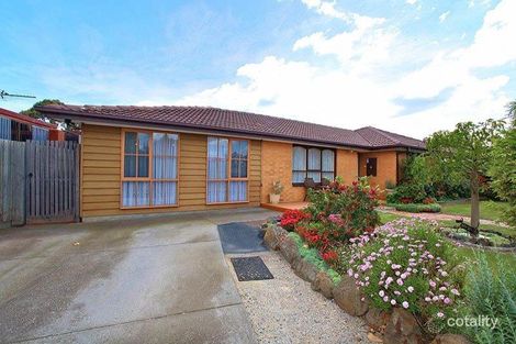 Property photo of 10 Diamond Avenue Albanvale VIC 3021