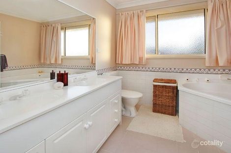Property photo of 20 Appleberry Close Knoxfield VIC 3180