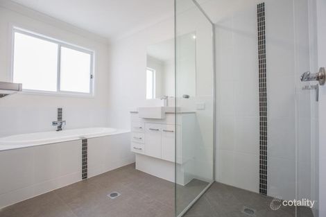 Property photo of 5 Conochie Place Pimpama QLD 4209