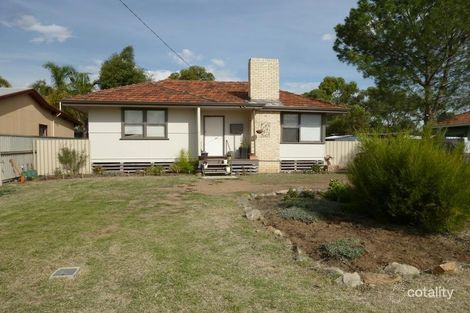 98 Suburban Rd, Northam, WA 6401