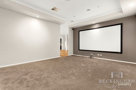 Property photo of 11 Bedervale Loop Doreen VIC 3754