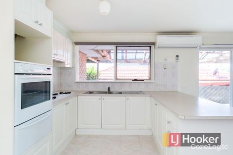 Property photo of 16 Thelma Rise Hampton Park VIC 3976