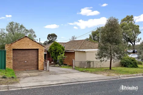 Property photo of 10 Stanfield Street Long Gully VIC 3550
