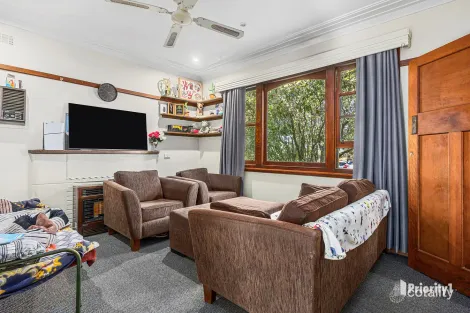 Property photo of 10 Stanfield Street Long Gully VIC 3550