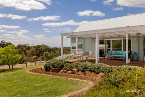 Property photo of 10 Hebrides Close Quindalup WA 6281