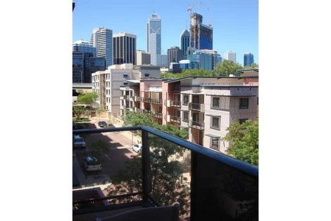 Property photo of 3/122 Mounts Bay Road Perth WA 6000