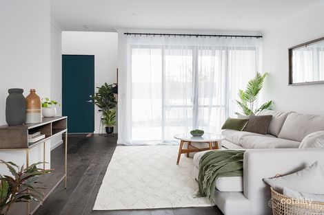 Property photo of 10 Azurite Way Treeby WA 6164