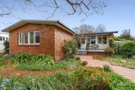 10 Buchanan St, Narrabundah, ACT 2604