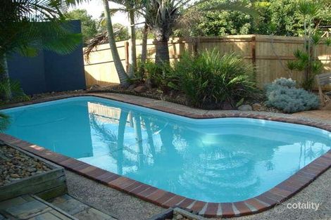 Property photo of 2 Elcho Place Carindale QLD 4152