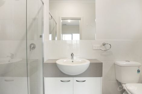 104 Stallion Dr, St Clair, SA 5011