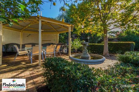 23 Lakeside Dr, Thornlie, WA 6108