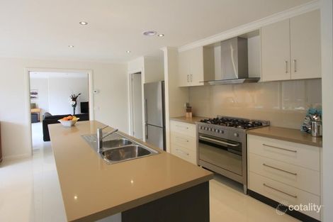 Property photo of 1 Arthur Court Woodend VIC 3442