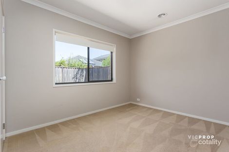 Property photo of 22 Maritime Circuit Point Cook VIC 3030